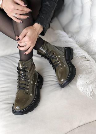 Жіночі черевики alexander mcqueen tread slick boots green4 фото