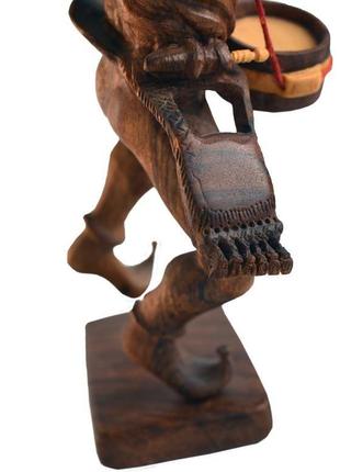Танцующий шут с барабаном и мандолиной, ручная работа, резьба по дереву ( орех, клен) 18 см5 фото