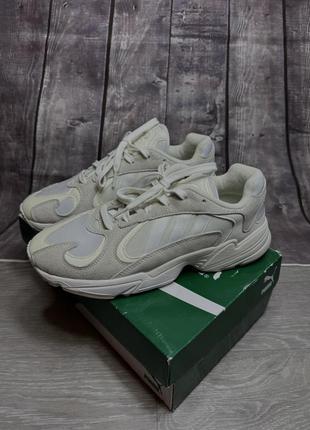 Кроссовки adidas yung-1