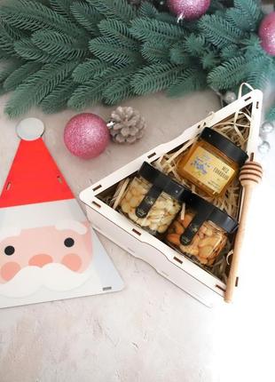 Деревянный подарочный бокс №3 царство меда на новый год.