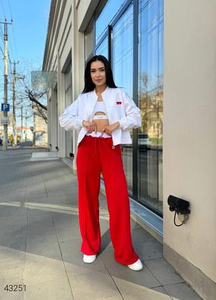 Женский костюм