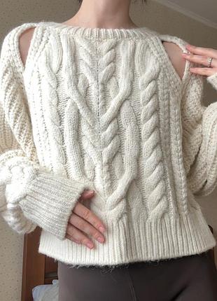 Вязаный свитер с открытыми плечами dilvin