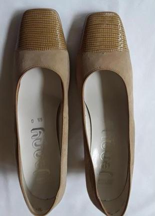 Туфлі , шкіра .