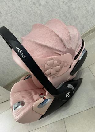 Автокресло cybex cloud z i-size simply flowers pink light5 фото