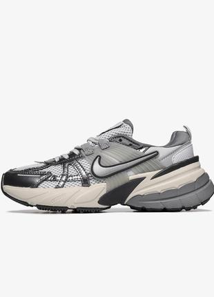 Жіночі кросівки найк nike wmns v2k run 'pure platinum wolf grey'