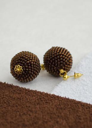 Серьги-шары из бисера тёмно-коричневые, диаметр 2,5см5 фото