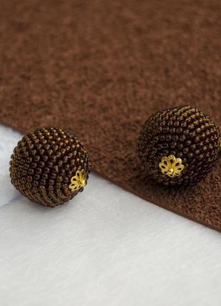Серьги-шары из бисера тёмно-коричневые, диаметр 2,5см4 фото