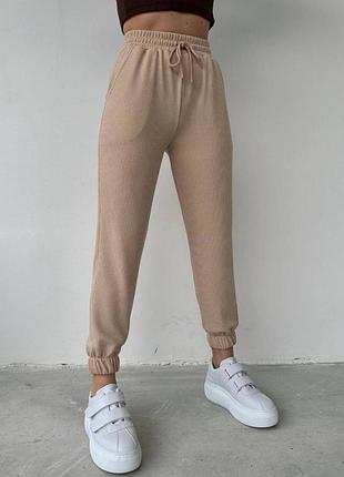 Штани жіночі