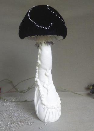 Фігурка гриба у техніці м'якої скульптури (soft sculpture )3 фото