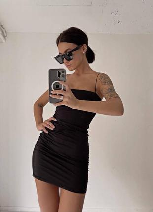 Базова жіноча сукня міні на бретельках1 фото