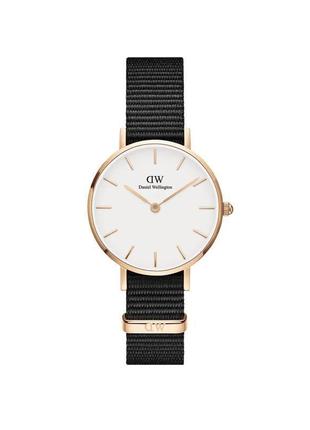 Оригинальні часи daniel wellington petite cornwall 28mm