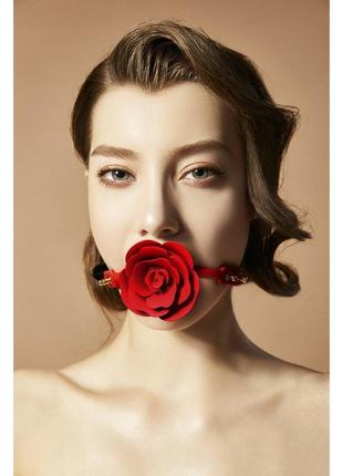 Капелюх у формі троянди червоний rose ball gag upko