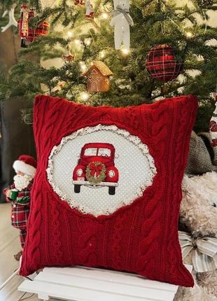 В'язана подушка з різдвяною машинкою10 фото
