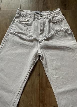 Крутые белые джинсы4 фото