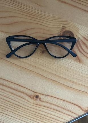 Черные очки с прозрачными скалками2 фото