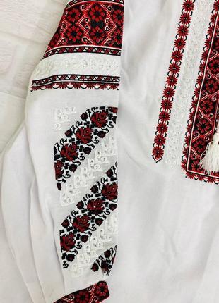 Традиційна жіноча вишиванка біла2 фото