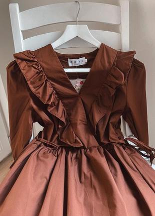 Красивое платье в коричневом цвете5 фото
