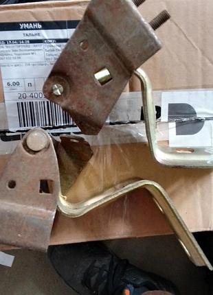 Петля капота таврія