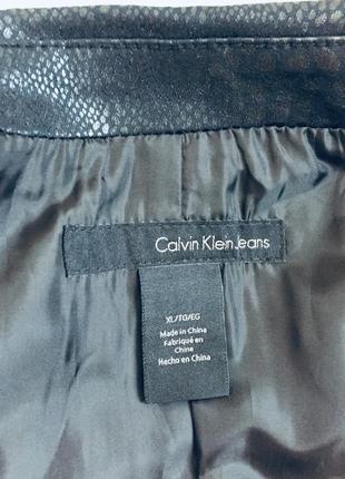 Базовый черный пиджак на одной пуговице бренда премиум класса calvin klein8 фото