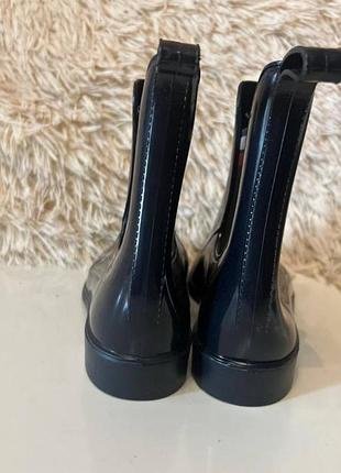 Резиновые сапоги