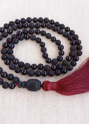 Четки из черного оникса агата лавы 108 бусин d 8мм с узлами бордовая кисть