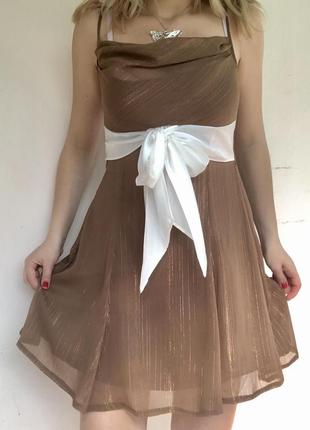 Новое коричневое короткое платье с лентой-поясом1 фото