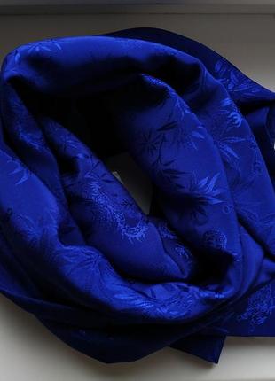 Приголомшливо красивий шарф, колір електрик