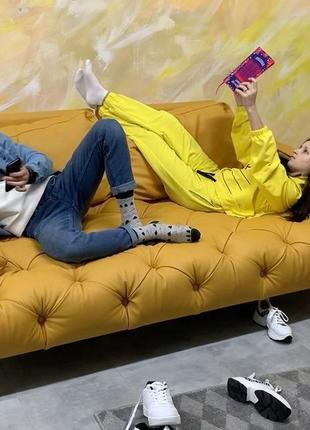 Стильный кожаный диван