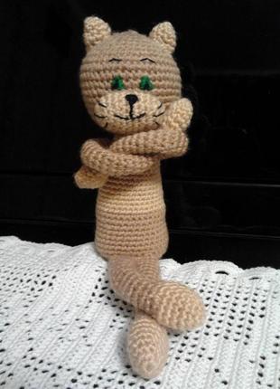 Вязанная игрушка кот