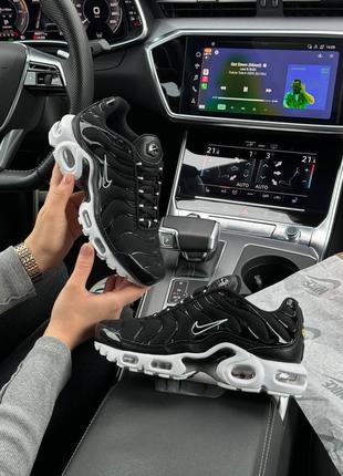 Nike air max plus triple all black white