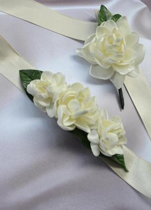 Весільні аксесуари - бутоньєрка для нареченого і квітковий браслет для нареченої5 фото