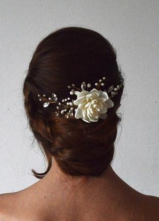 Прикраса у зачіску з квіткою гарденії перлами і кристалами3 фото