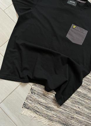 Базовая черная футболка lyle scott с карманом на груди5 фото