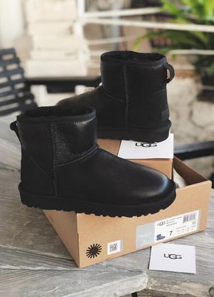 Женские чёрные угги ugg classic mini bomber black