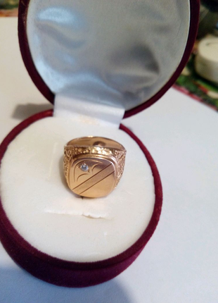 Перстень-печатка золота з цінним камінчиком .5 фото