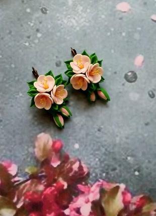 Сережки з квітами4 фото