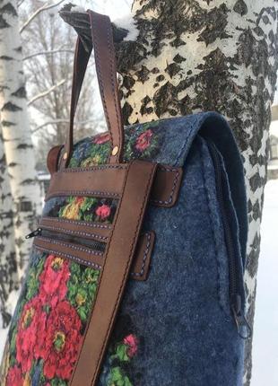Валяный рюкзак "цветочный принт джинс"3 фото