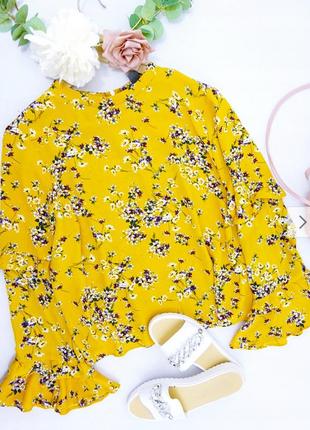 Літня блуза з квітками з цікавими рукавами primark розмір с,м