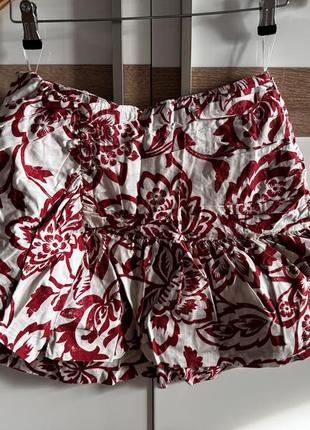 Шикарная юбка zara юбка мини красная белая с оборкой летняя с принтом цветами м-m6 фото