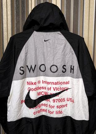 Мужская нейлоновая куртка ветровка nike sportswear swoosh black6 фото