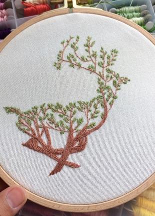 Deer embroidery hoop | вышивка2 фото