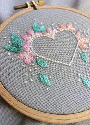 Heart and flowers embroidery hoop  | вышивка сердце и цветы2 фото