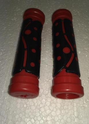 Ручки (гріпси) на кермо велосипедне чорні з червоним