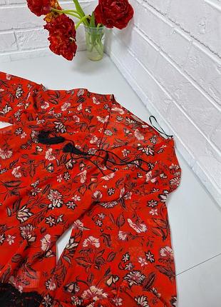 Яскрава блуза