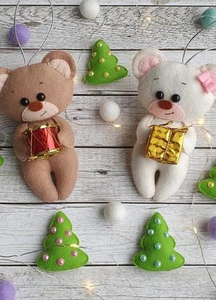 Новорічні іграшки з фетру