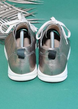 Ідеальні шкірняні кросівки дуже мякі та легкі clarks5 фото