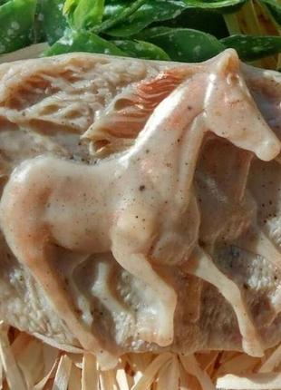 Мыло лошадки с натуральными добавками5 фото