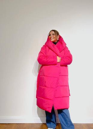 Жіноча зимова тепла довга куртка з капюшоном3 фото