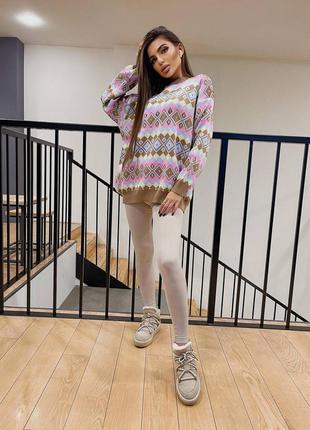 Жіночий подовжений різнобарвний светр в ромб5 фото