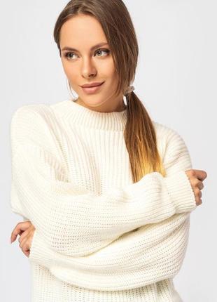 Жіночий светр молочний